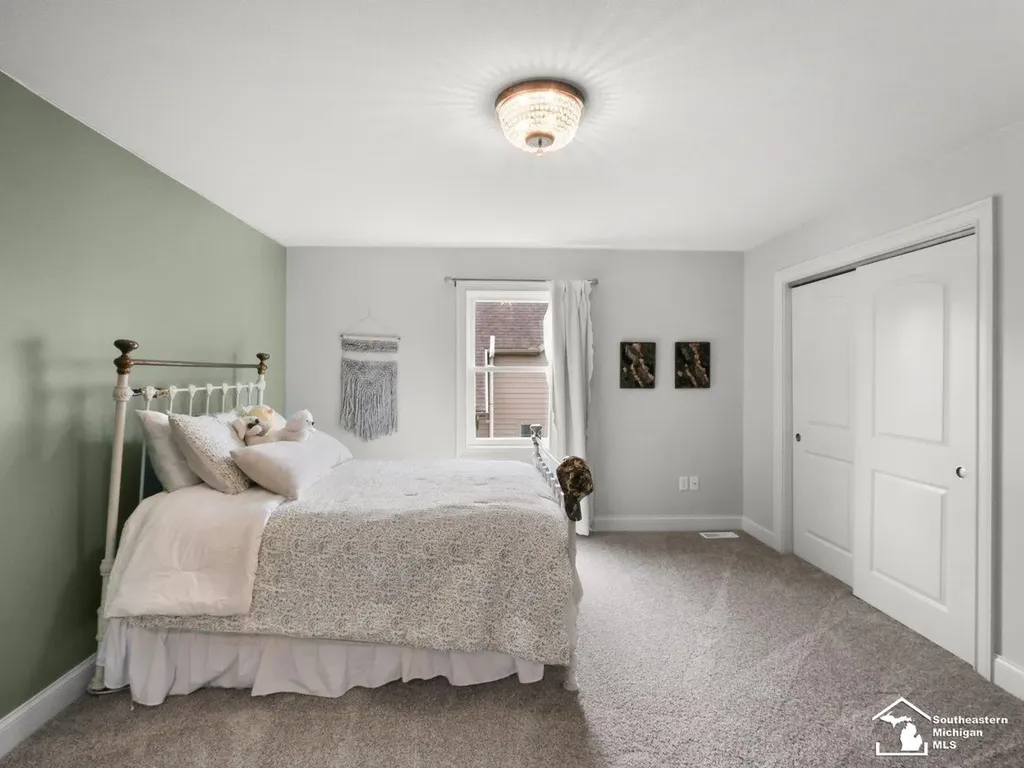 6606 Summerlyn Boulevard Bedford Township MI 48144