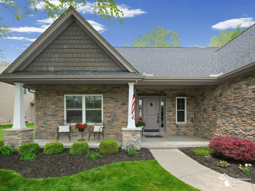 6606 Summerlyn Boulevard Bedford Township MI 48144