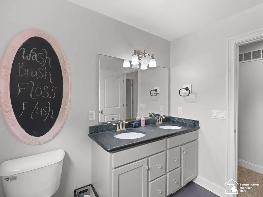 6606 Summerlyn Boulevard Bedford Township MI 48144