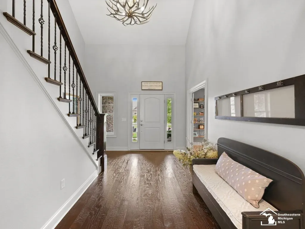6606 Summerlyn Boulevard Bedford Township MI 48144