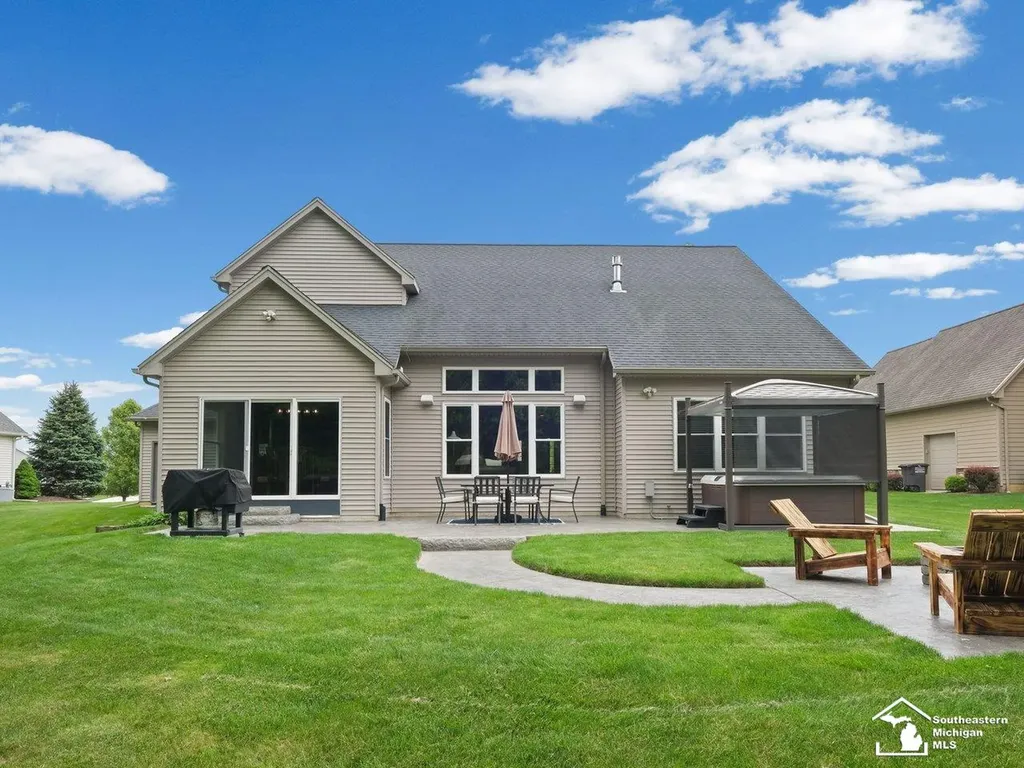 6606 Summerlyn Boulevard Bedford Township MI 48144
