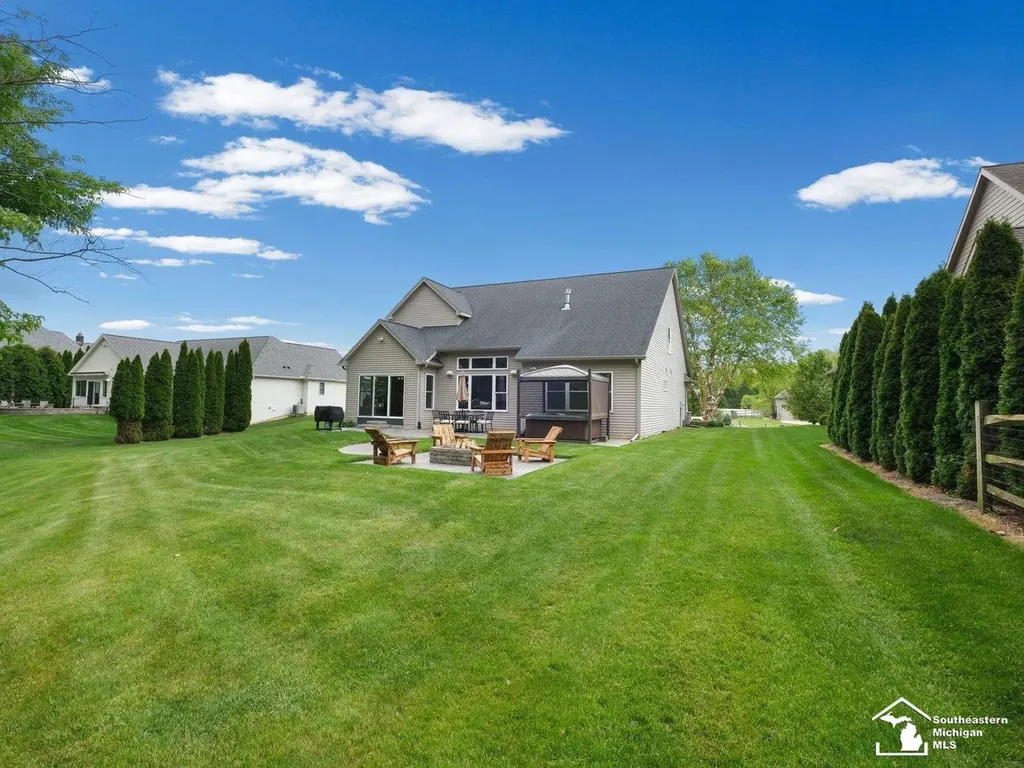 6606 Summerlyn Boulevard Bedford Township MI 48144