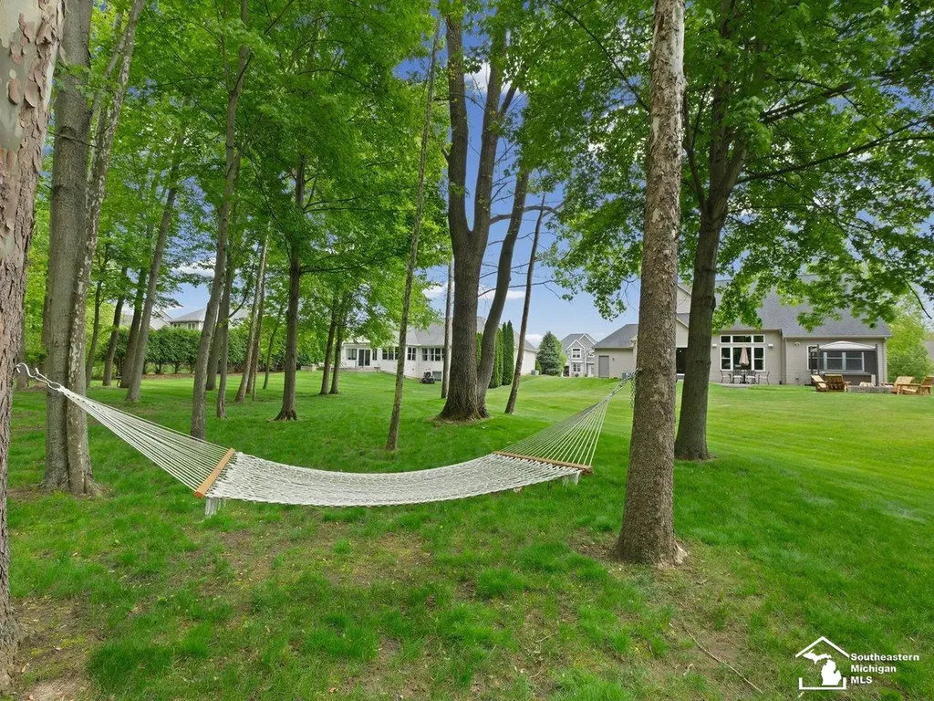 6606 Summerlyn Boulevard Bedford Township MI 48144