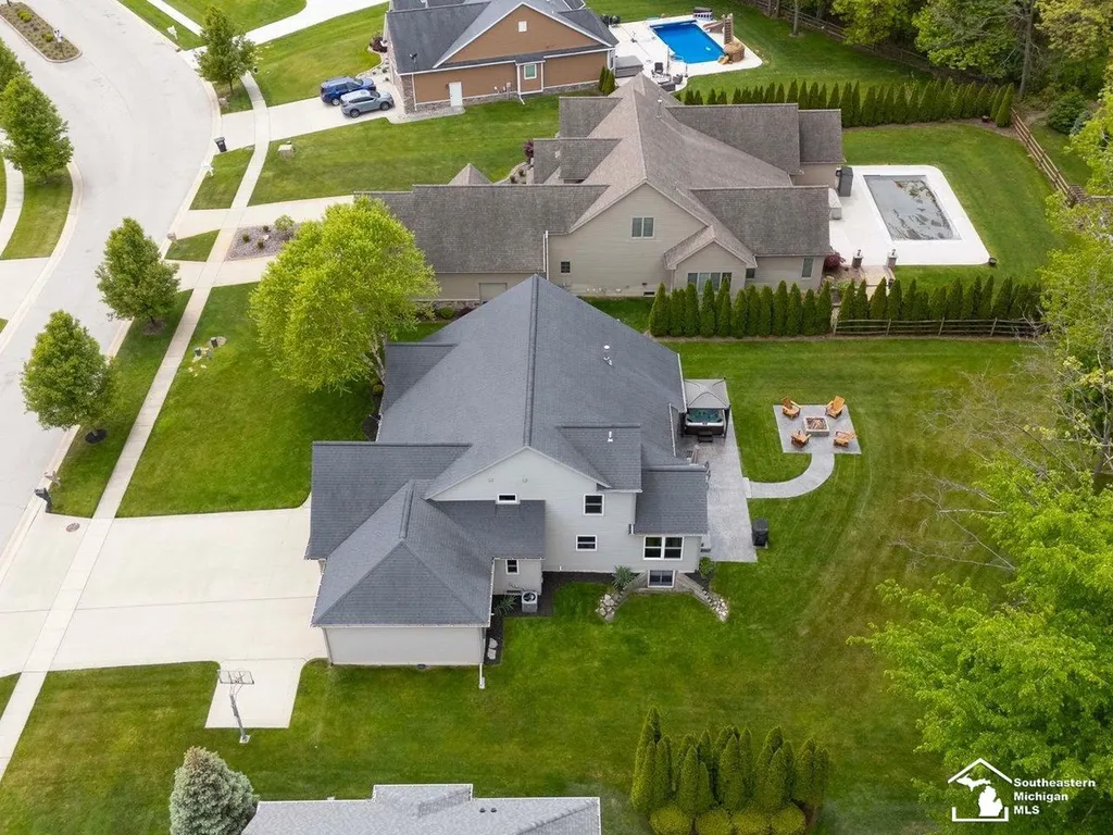 6606 Summerlyn Boulevard Bedford Township MI 48144