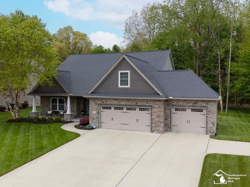 6606 Summerlyn Boulevard Bedford Township MI 48144