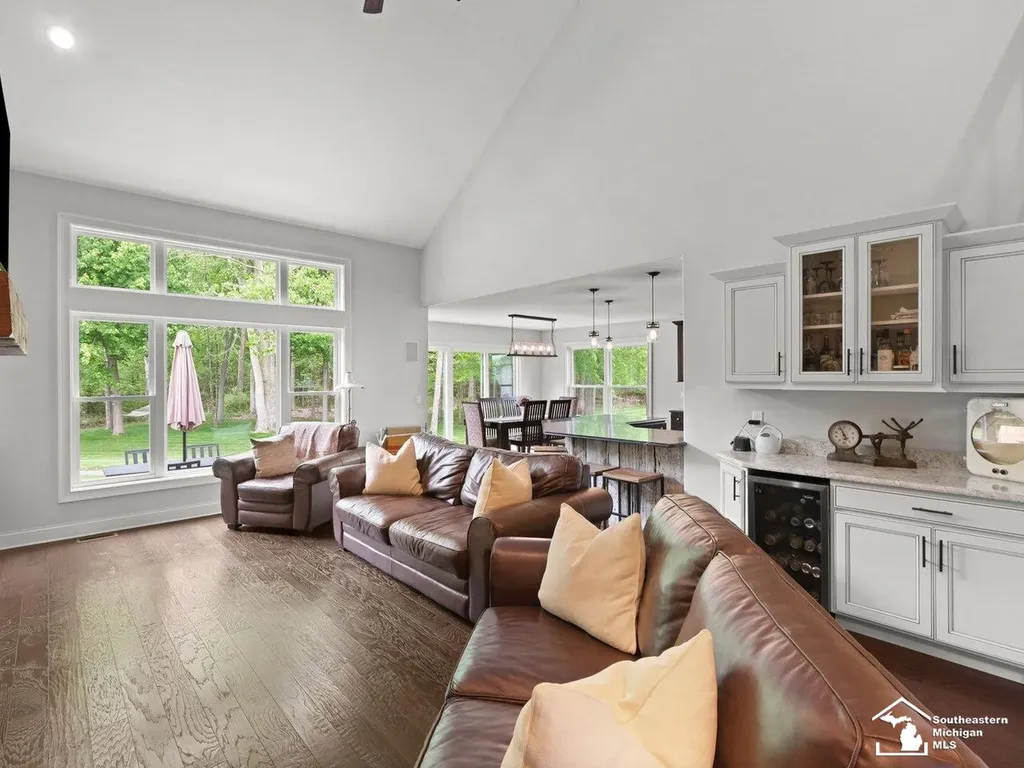 6606 Summerlyn Boulevard Bedford Township MI 48144