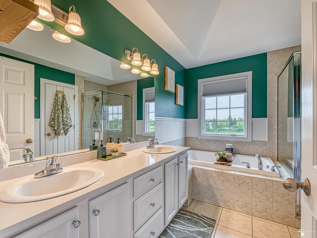 453 Corinth Circle Dundee Village MI 48131