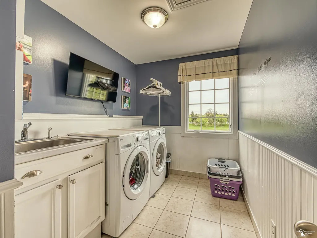 453 Corinth Circle Dundee Village MI 48131
