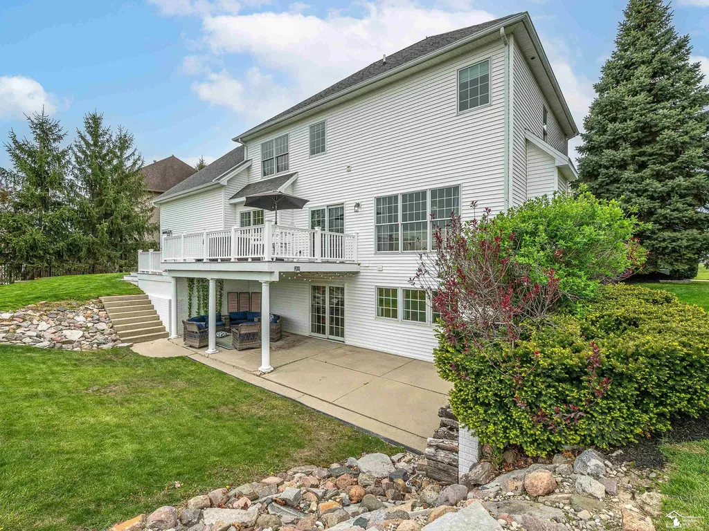 453 Corinth Circle Dundee Village MI 48131
