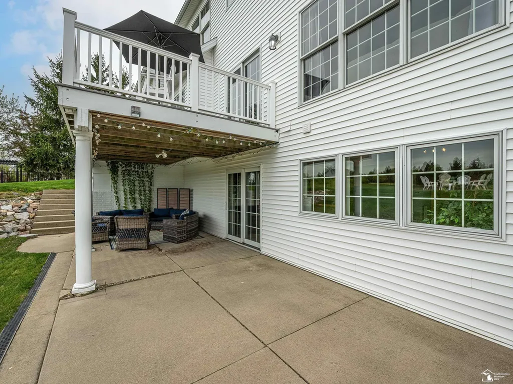 453 Corinth Circle Dundee Village MI 48131
