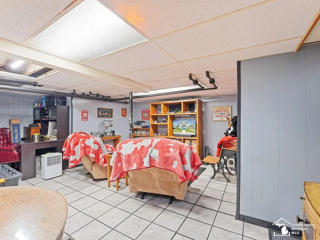 727 Glenwood Avenue Jackson City MI 49203