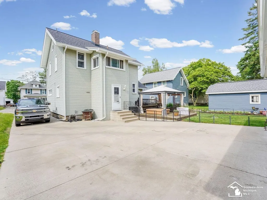727 Glenwood Avenue Jackson City MI 49203
