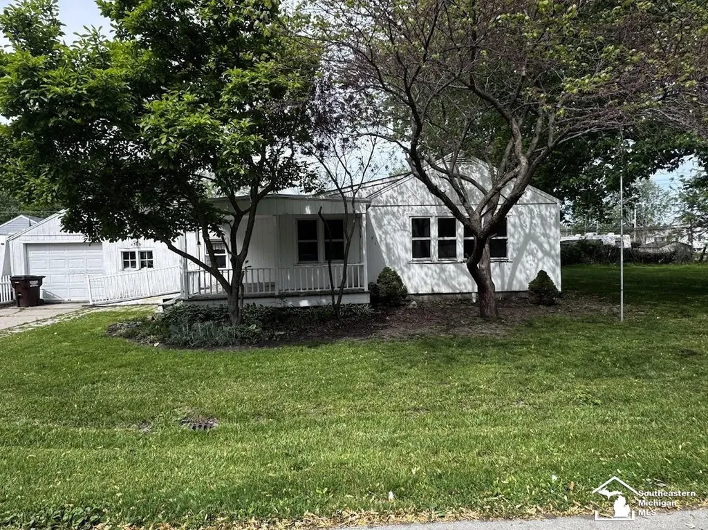 4369 Avenue E Street Frenchtown Township MI 48166