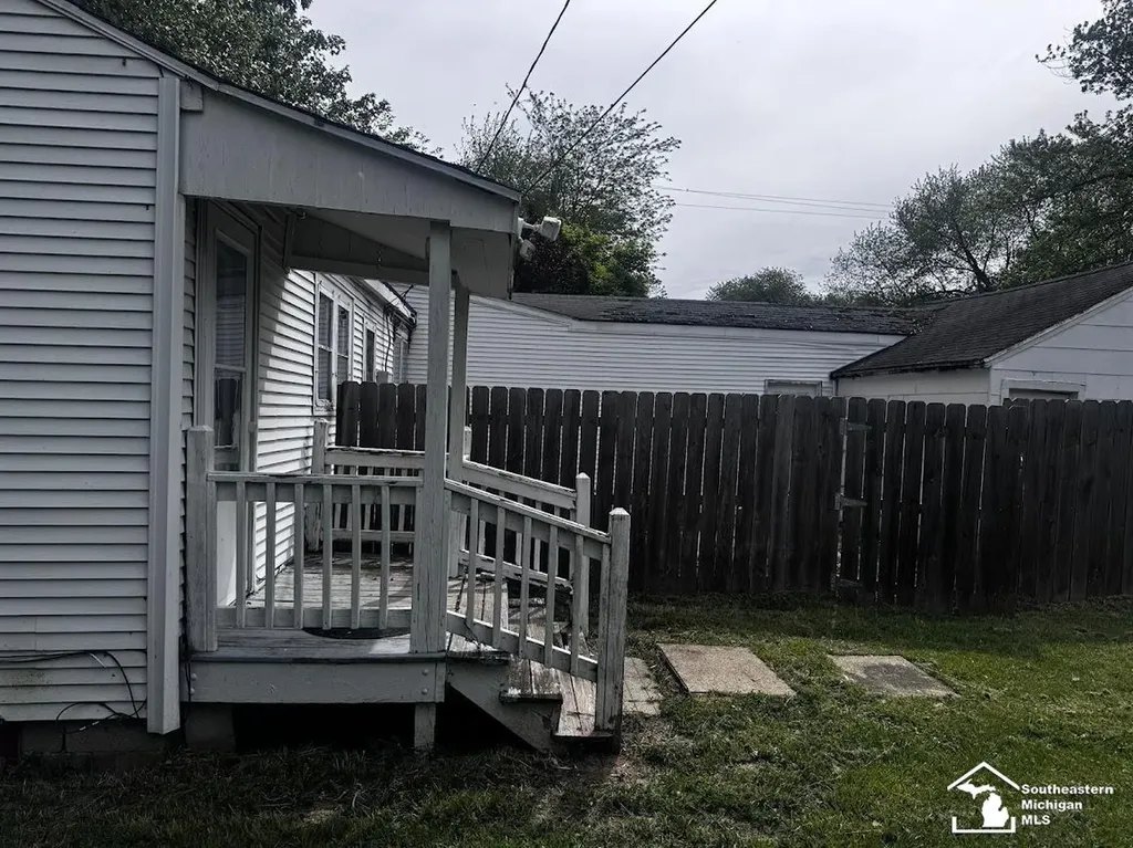 4369 Avenue E Street Frenchtown Township MI 48166
