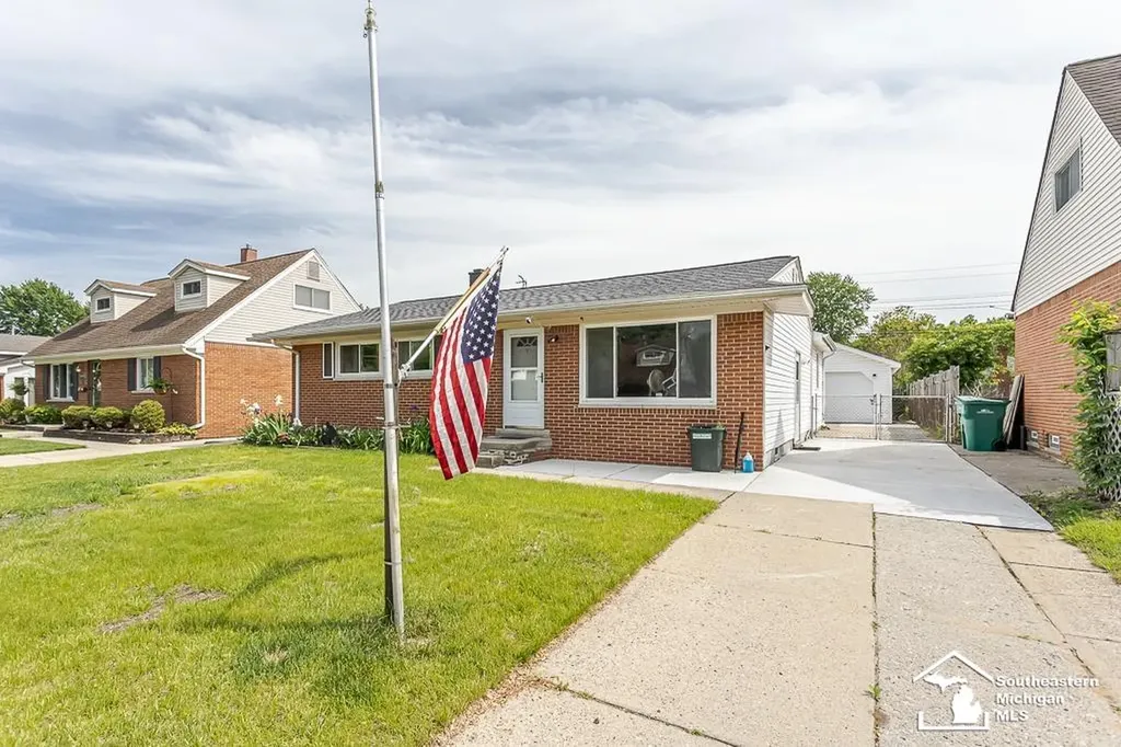 37613 Castle Drive Romulus City MI 48174
