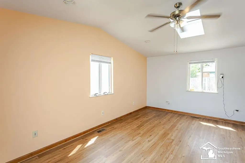 37613 Castle Drive Romulus City MI 48174