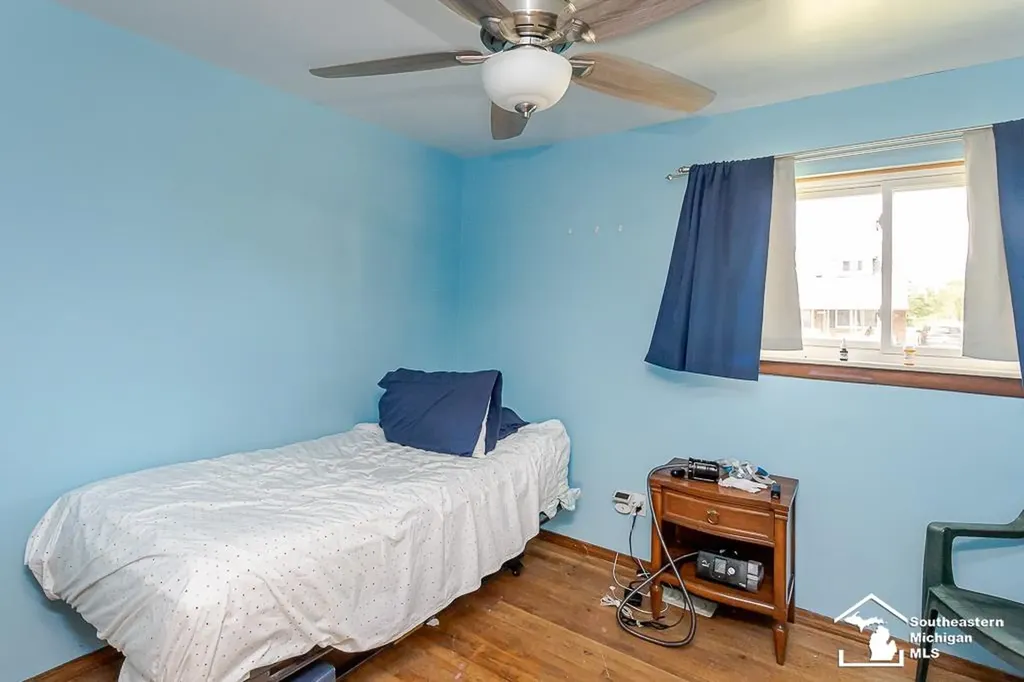 37613 Castle Drive Romulus City MI 48174