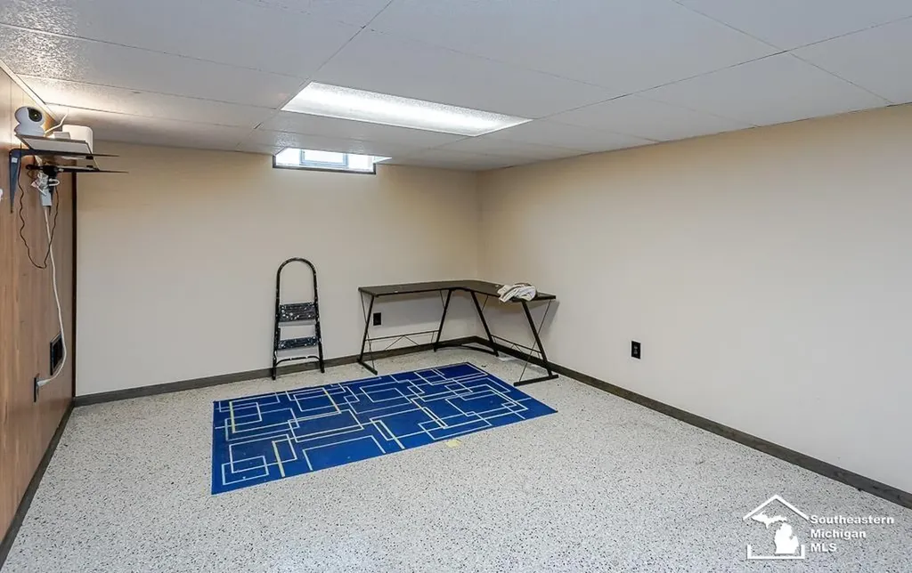 37613 Castle Drive Romulus City MI 48174