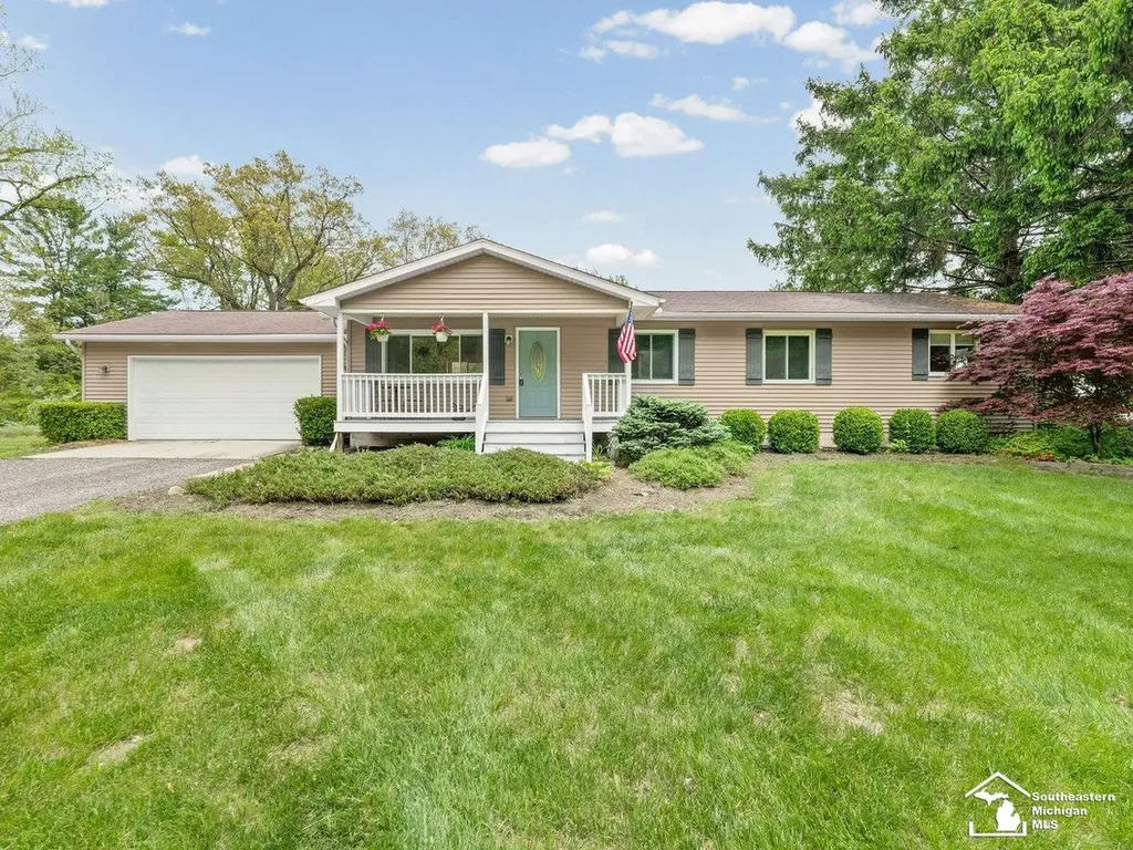 2037 Meanwell Road Dundee Village MI 48131