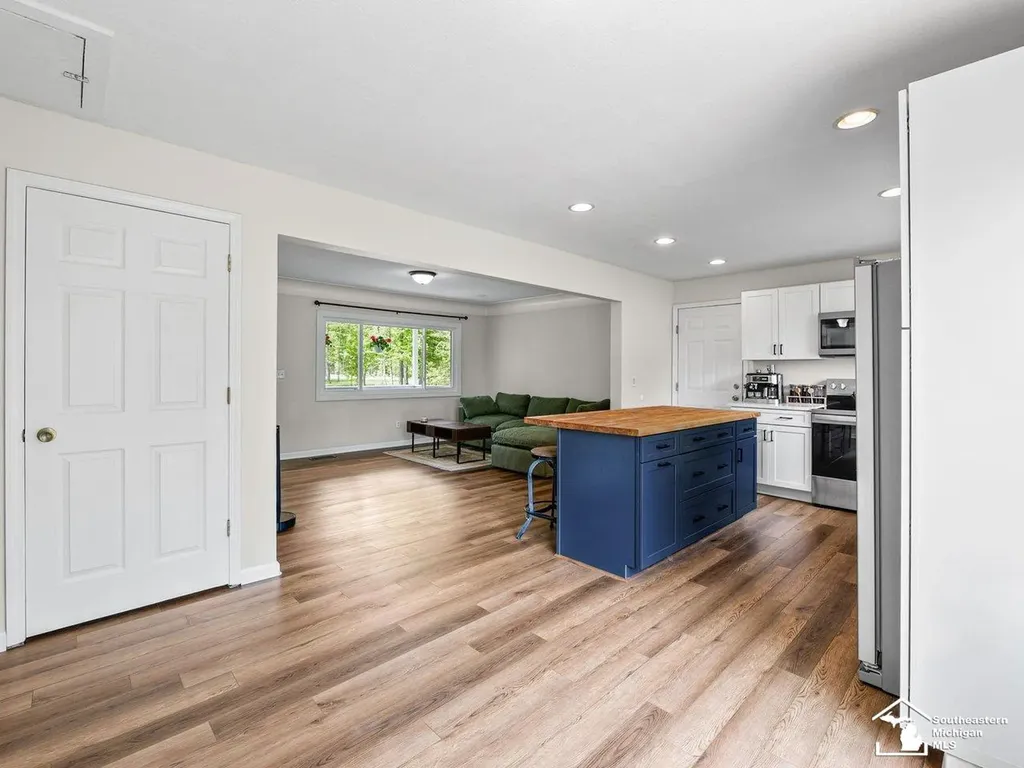 2037 Meanwell Road Dundee Village MI 48131