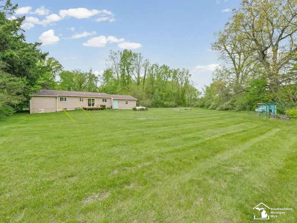2037 Meanwell Road Dundee Village MI 48131