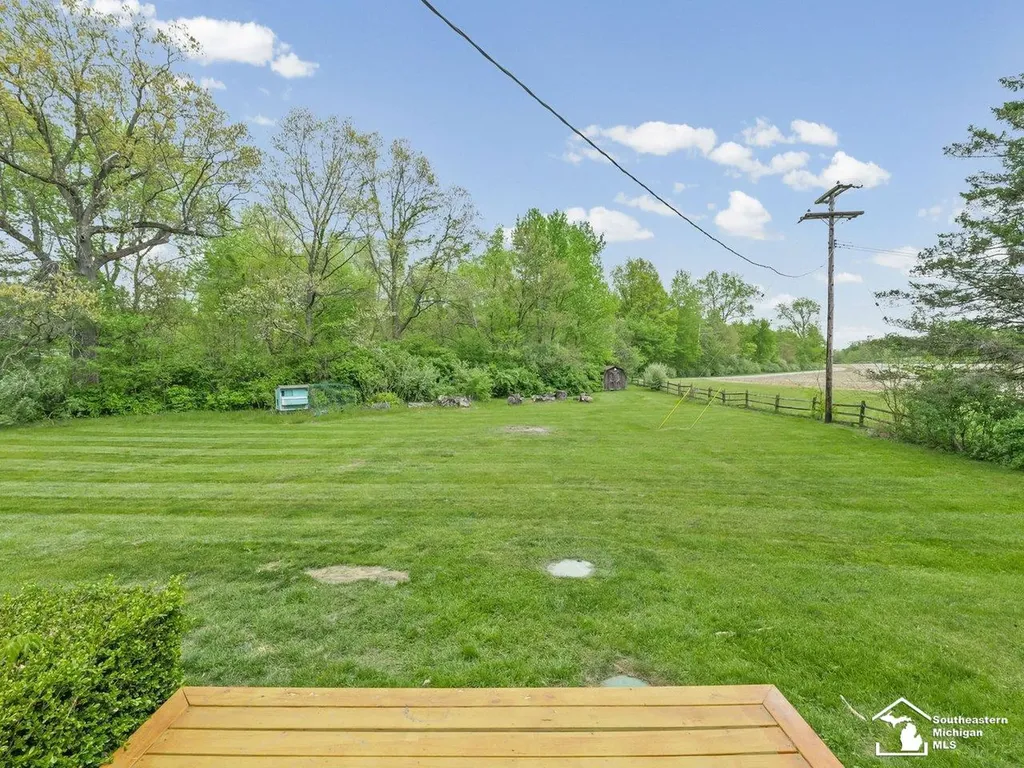 2037 Meanwell Road Dundee Village MI 48131