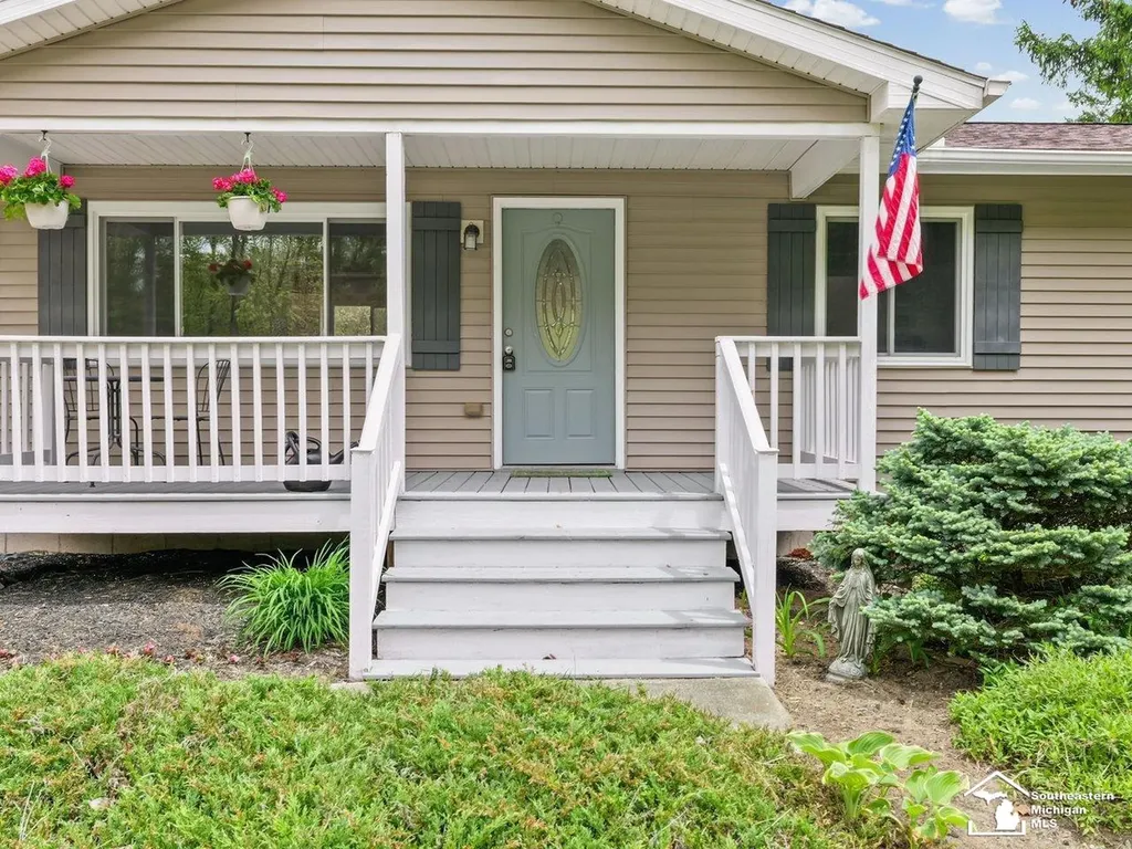 2037 Meanwell Road Dundee Village MI 48131