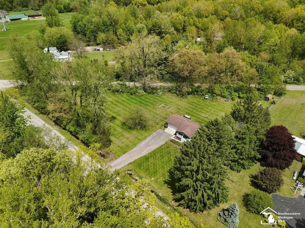 2037 Meanwell Road Dundee Village MI 48131