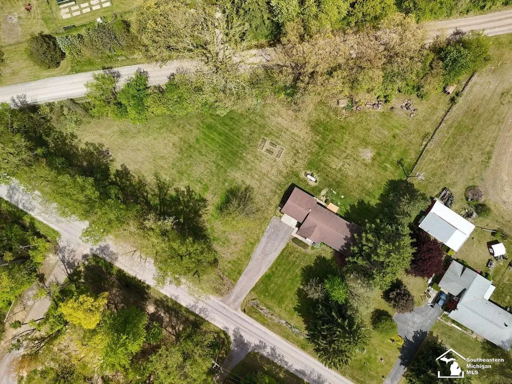 2037 Meanwell Road Dundee Village MI 48131