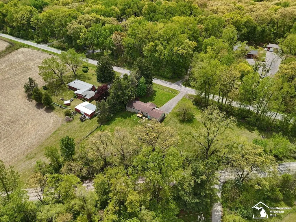 2037 Meanwell Road Dundee Village MI 48131