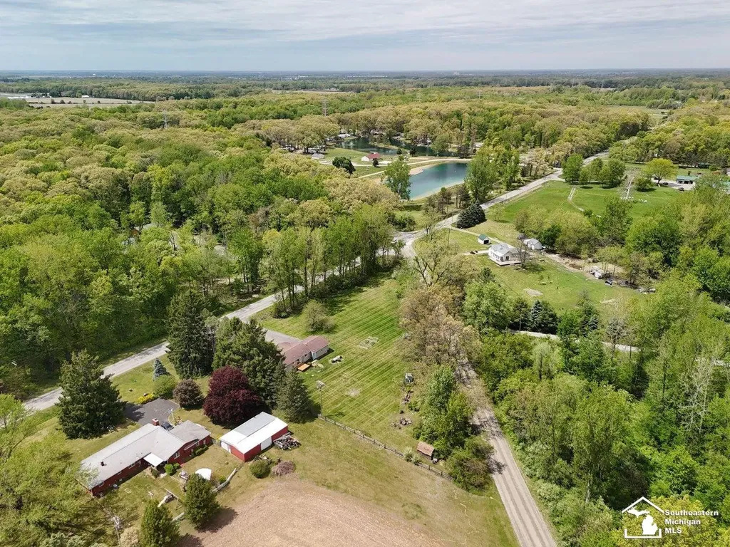 2037 Meanwell Road Dundee Village MI 48131