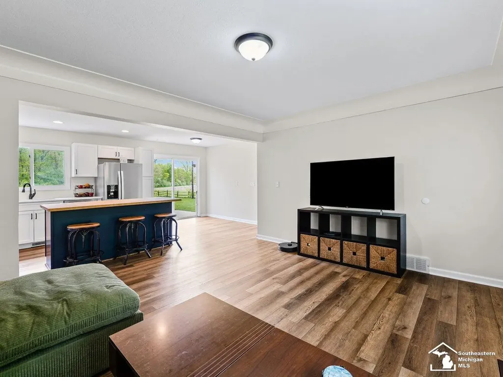 2037 Meanwell Road Dundee Village MI 48131