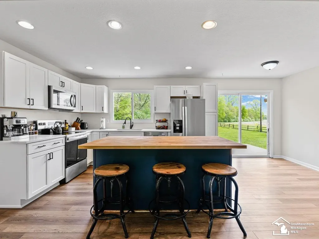 2037 Meanwell Road Dundee Village MI 48131