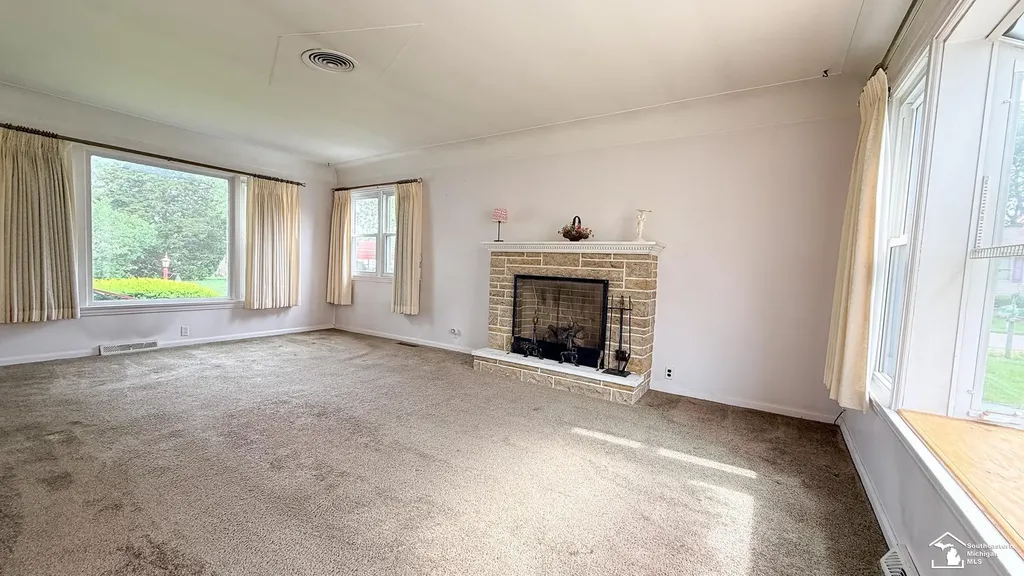 7947 Lake Breeze Drive Monroe Charter Township MI 48161