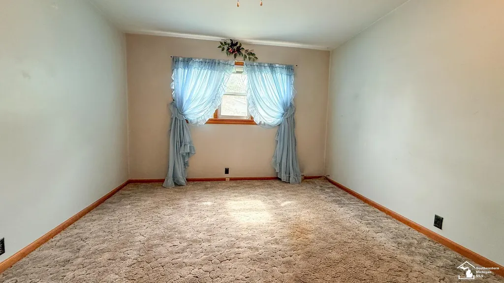 7947 Lake Breeze Drive Monroe Charter Township MI 48161
