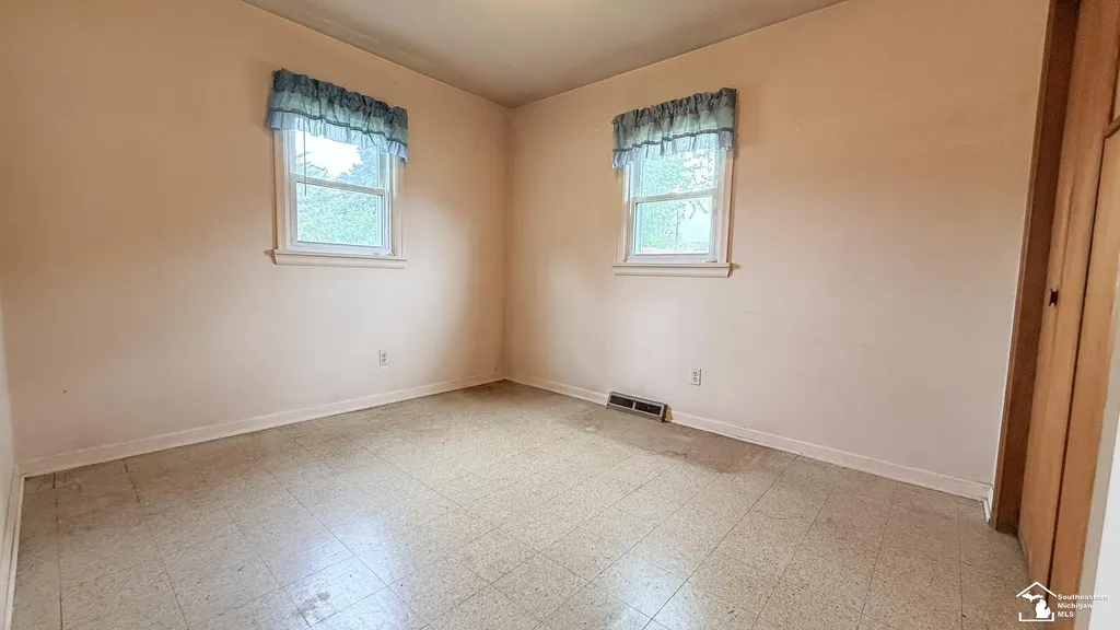 7947 Lake Breeze Drive Monroe Charter Township MI 48161