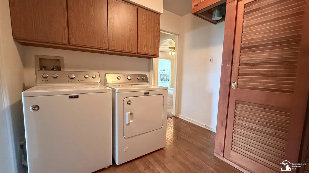 7947 Lake Breeze Drive Monroe Charter Township MI 48161