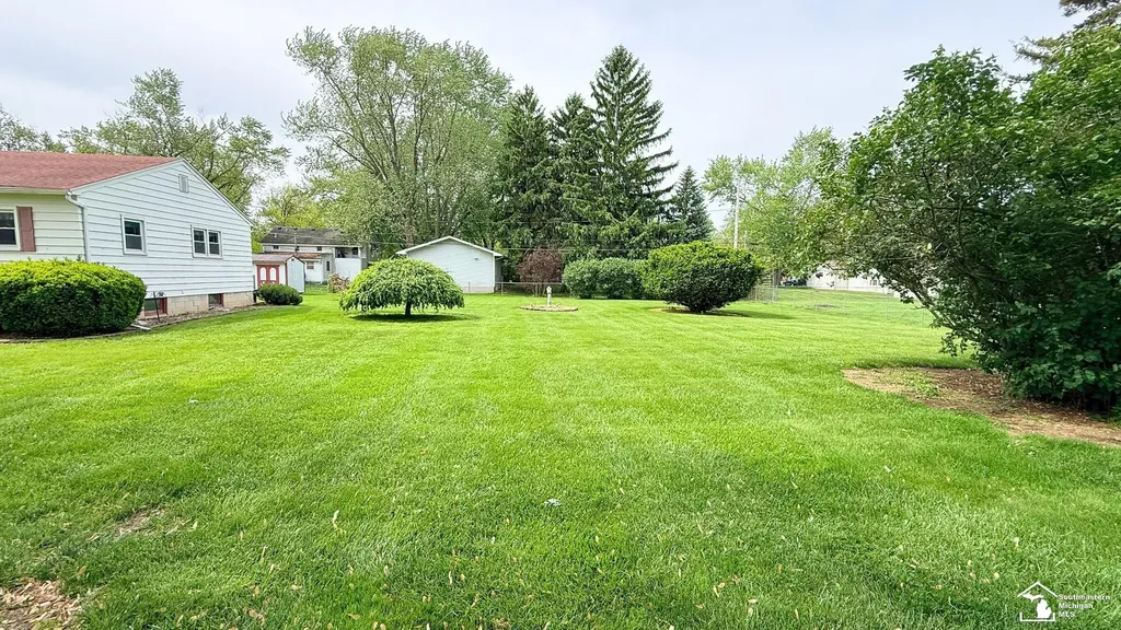 7947 Lake Breeze Drive Monroe Charter Township MI 48161
