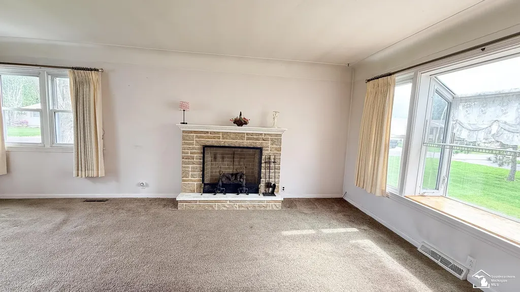 7947 Lake Breeze Drive Monroe Charter Township MI 48161