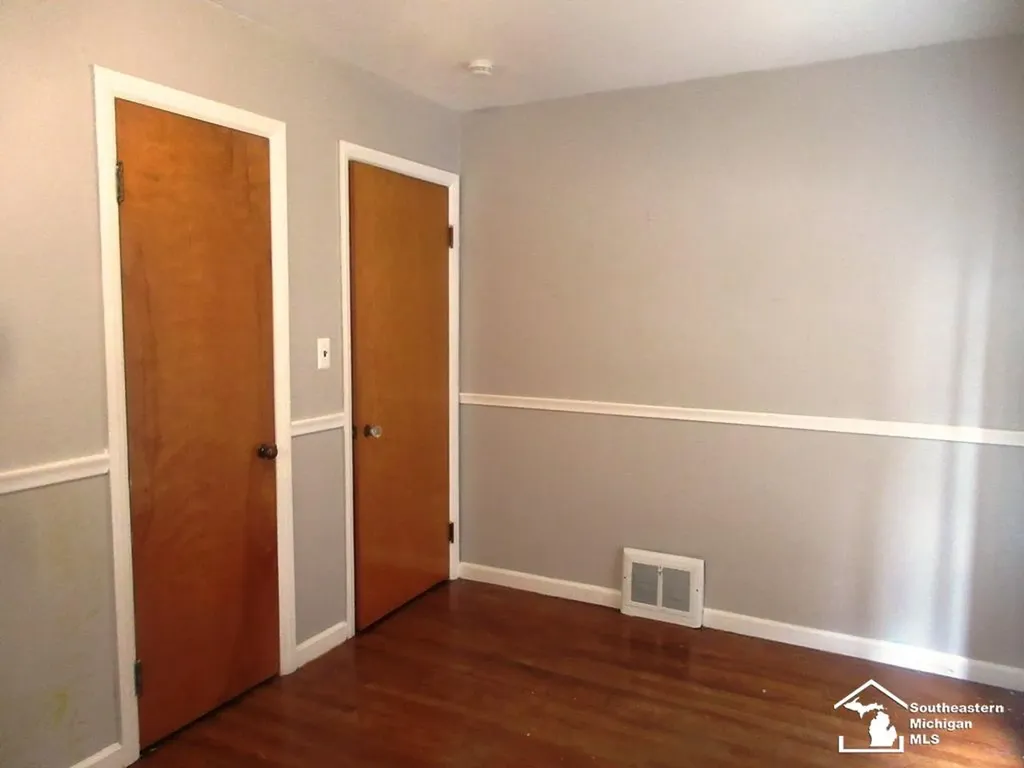 14568 Oceana Avenue Allen Park City MI 48101