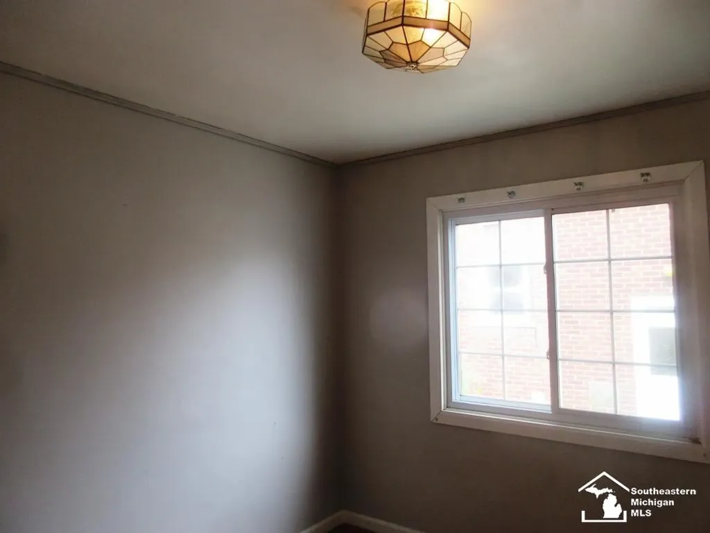 14568 Oceana Avenue Allen Park City MI 48101
