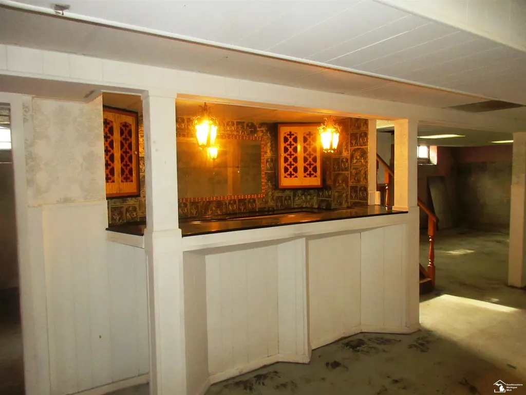 14568 Oceana Avenue Allen Park City MI 48101