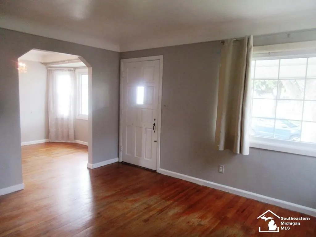 14568 Oceana Avenue Allen Park City MI 48101