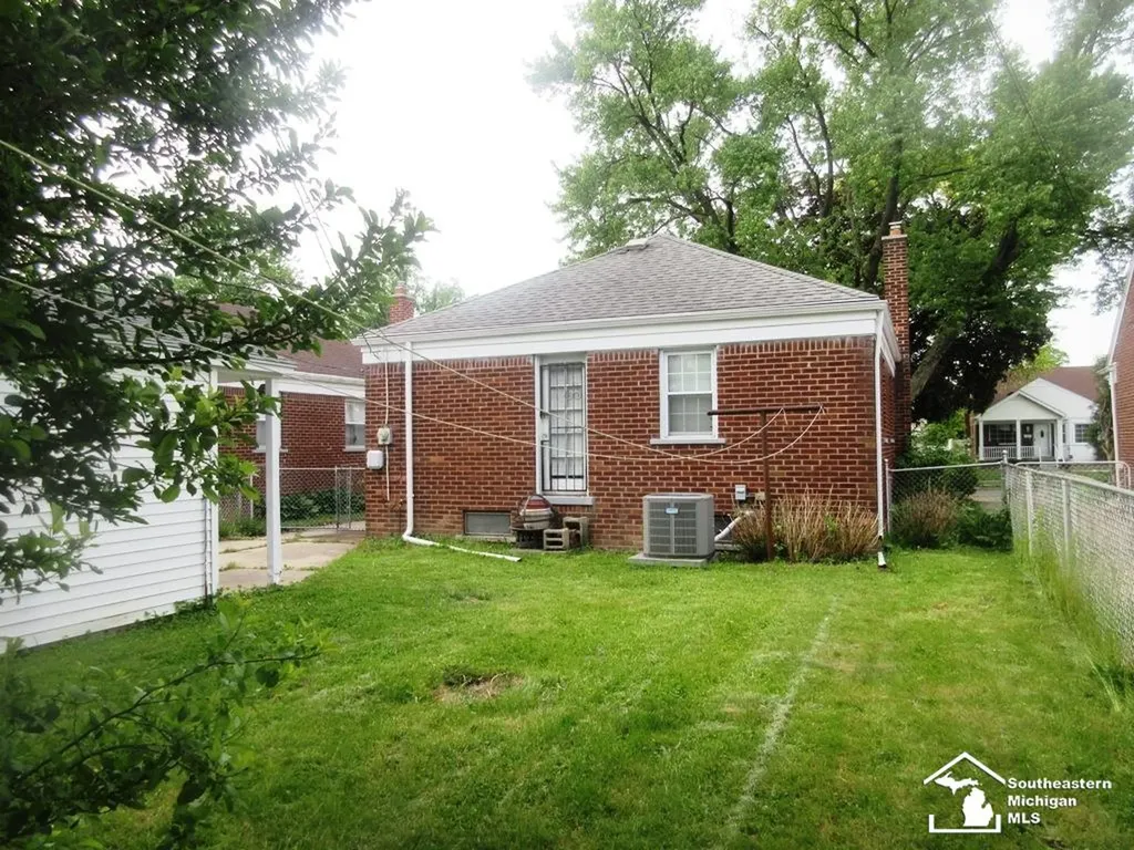 14568 Oceana Avenue Allen Park City MI 48101