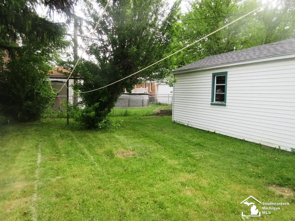 14568 Oceana Avenue Allen Park City MI 48101