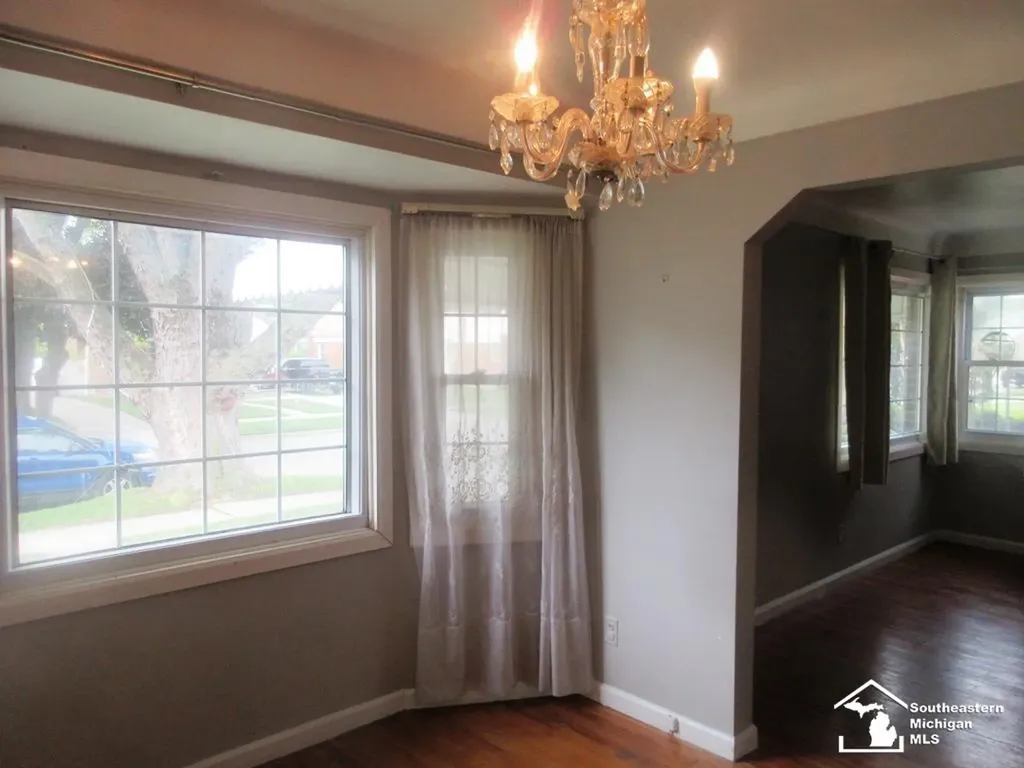 14568 Oceana Avenue Allen Park City MI 48101