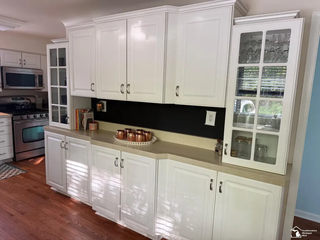 20 W Peterson Drive Hartland Township MI 48114