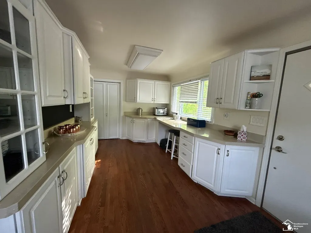 20 W Peterson Drive Hartland Township MI 48114