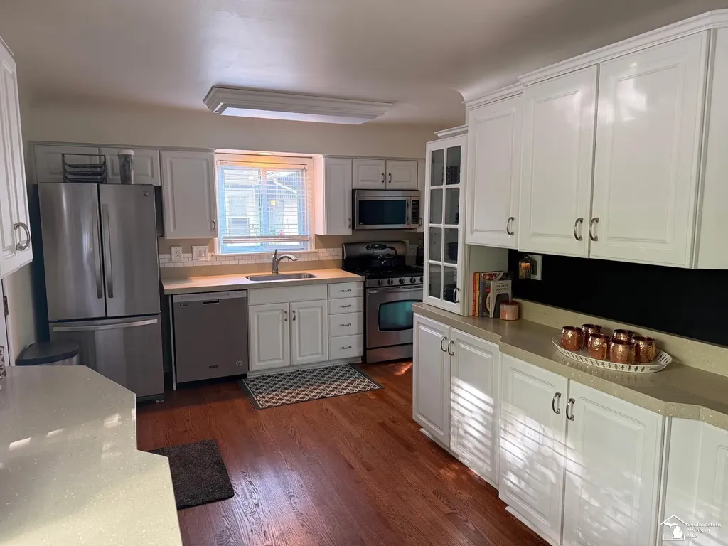 20 W Peterson Drive Hartland Township MI 48114