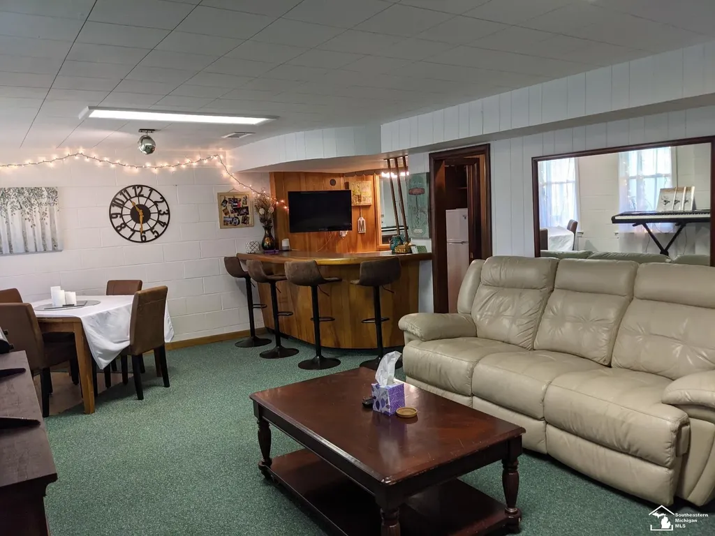 20 W Peterson Drive Hartland Township MI 48114
